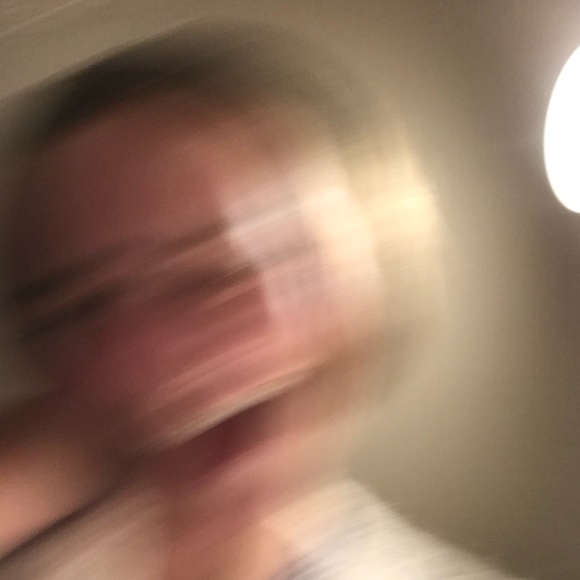 Meet your Posher, Robyn - Picture 1 of 1